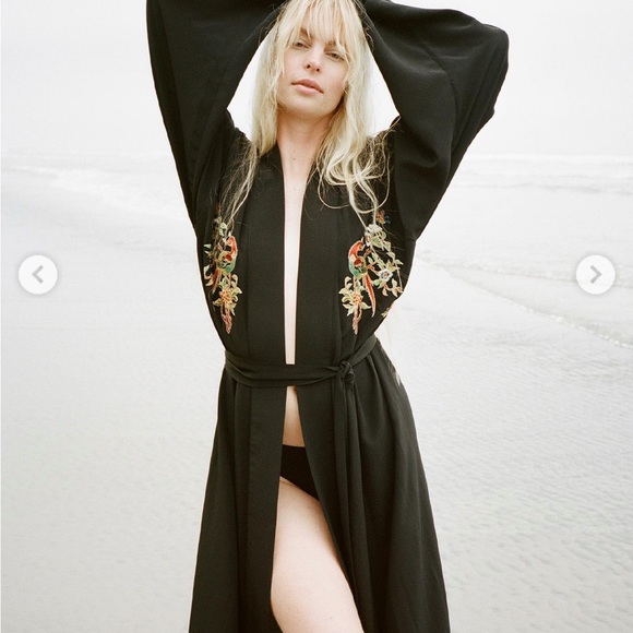 David Bowie x Realisation Par Serious Moonlight Collection Silk Robe Rare NWT - Picture 2 of 6